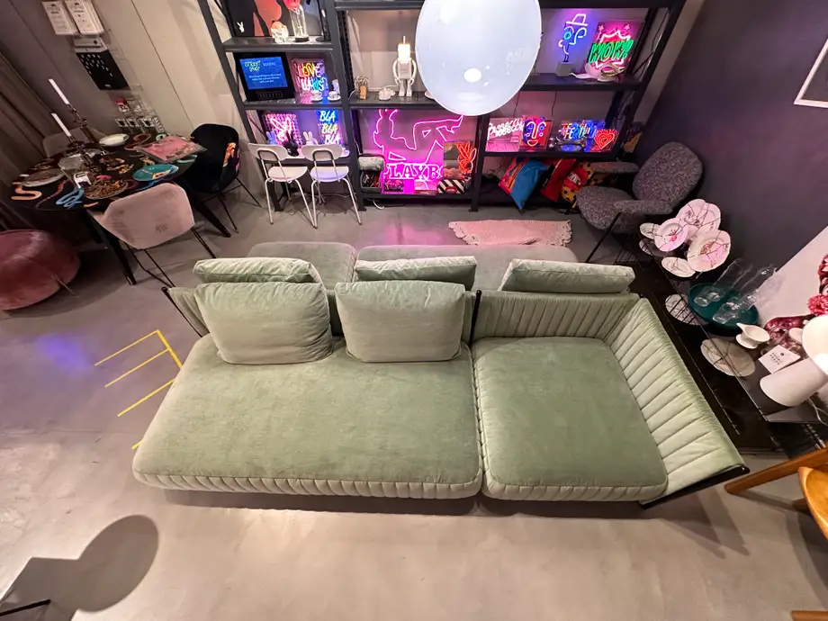 Saba Metis Sofa Showroom Sale