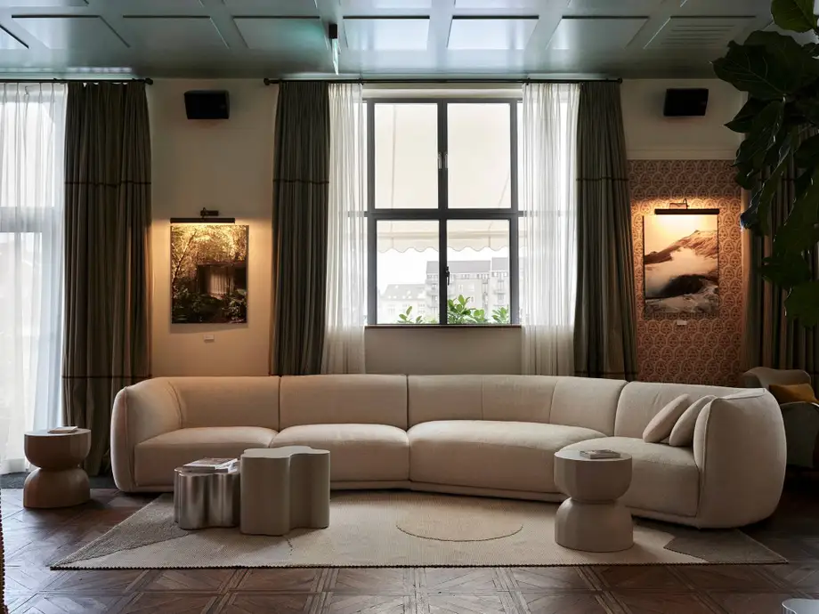 Saba Vela Piping Sofa
