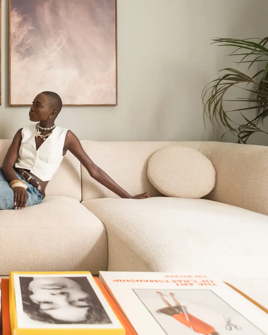 Saba Vela Piping Sofa