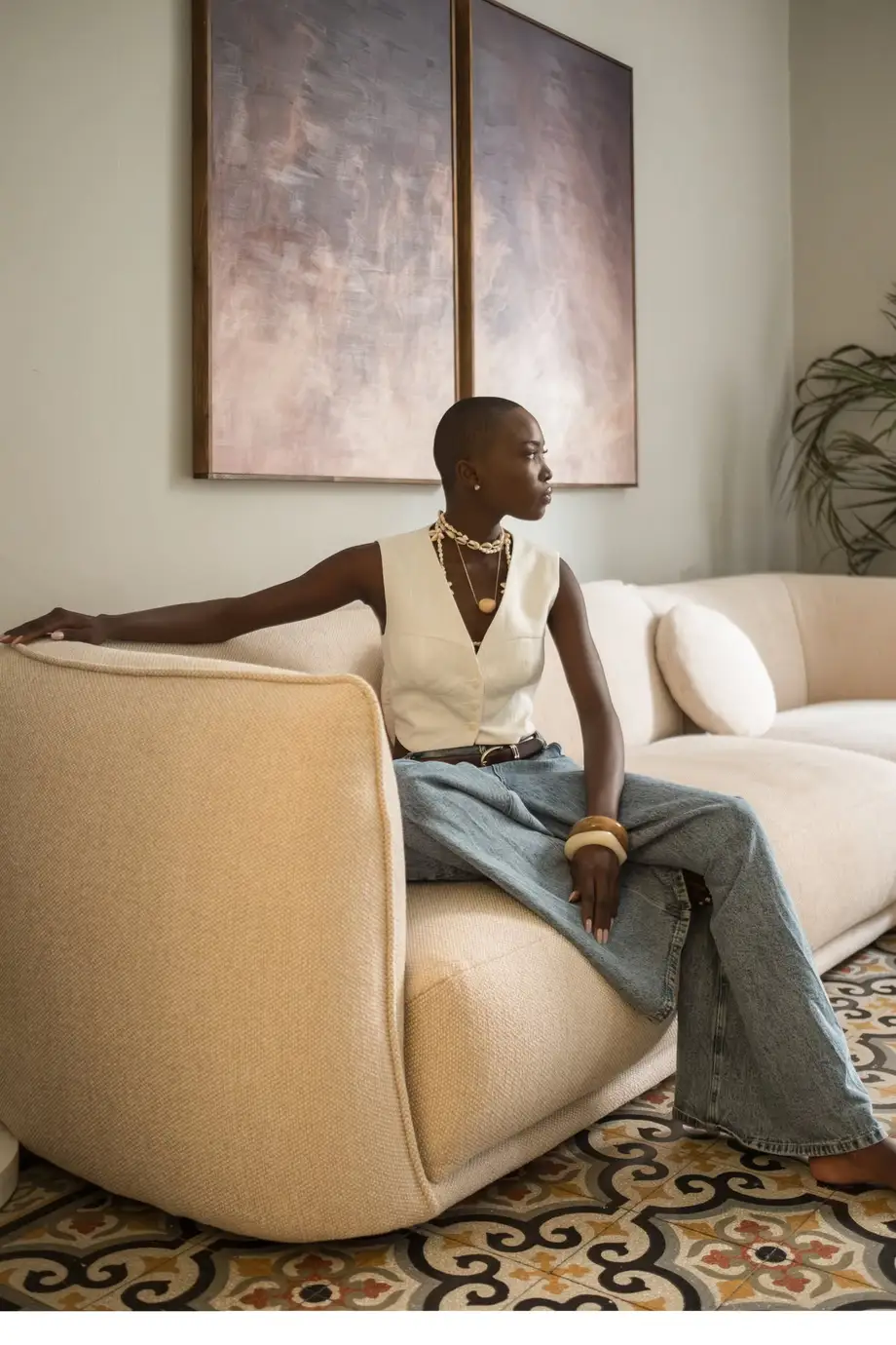 Saba Vela Piping Sofa