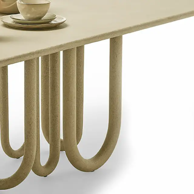 Mogg Medusa Table