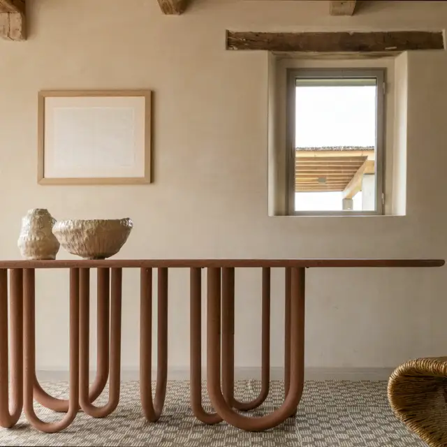 Mogg Medusa Table