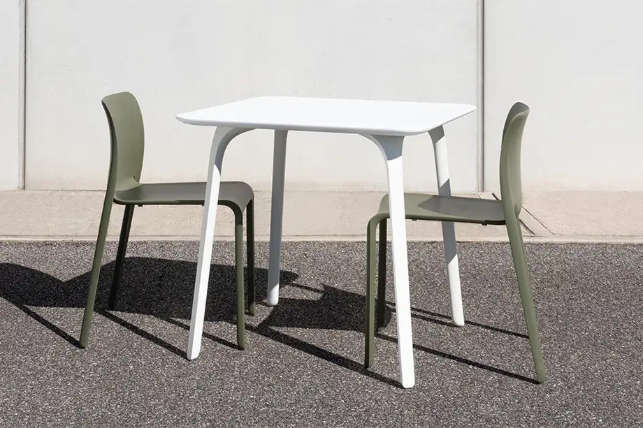 Magis Air Table