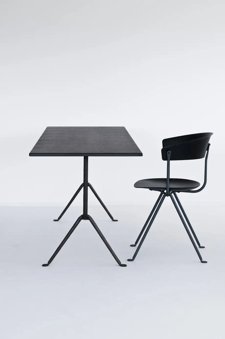 Magis Officina Bistrot Table