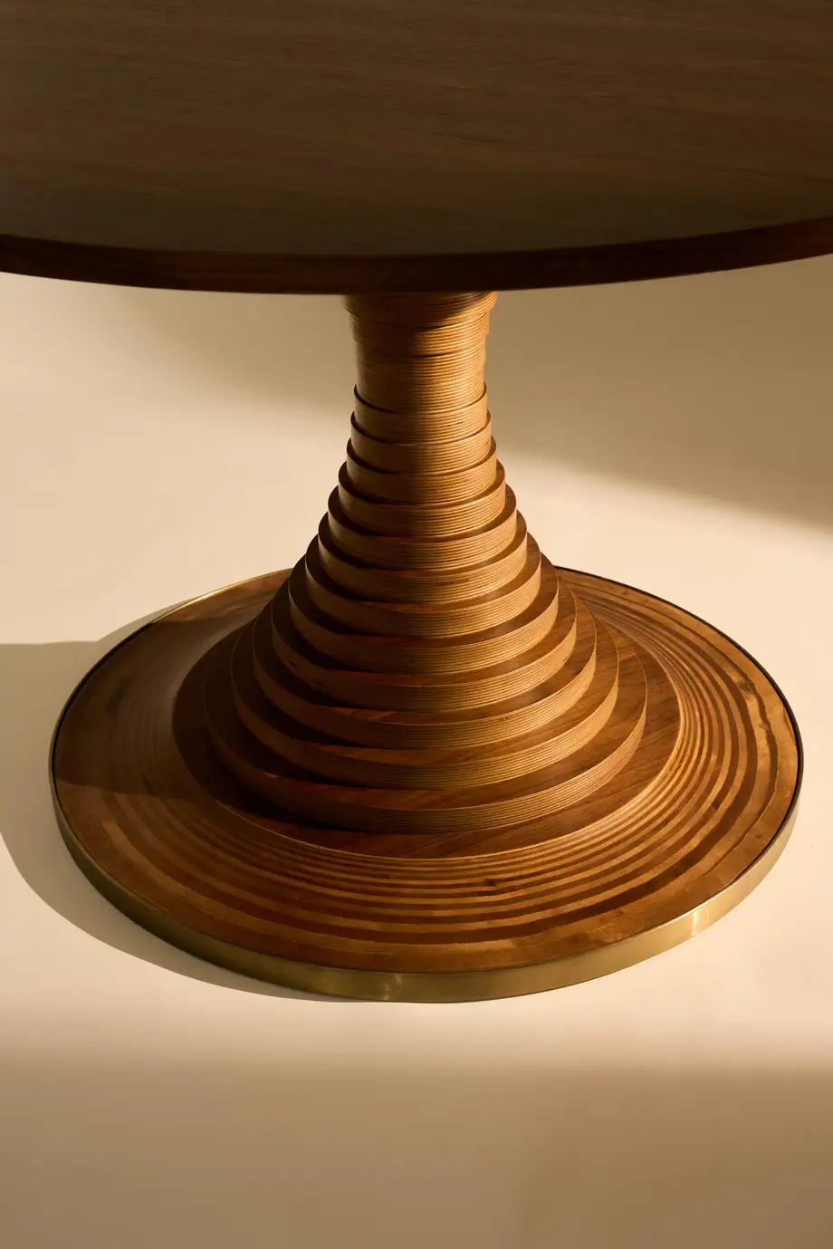 Gubi Tavolo a Dischi Dining Table