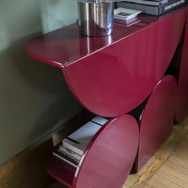 Mogg Shape Console