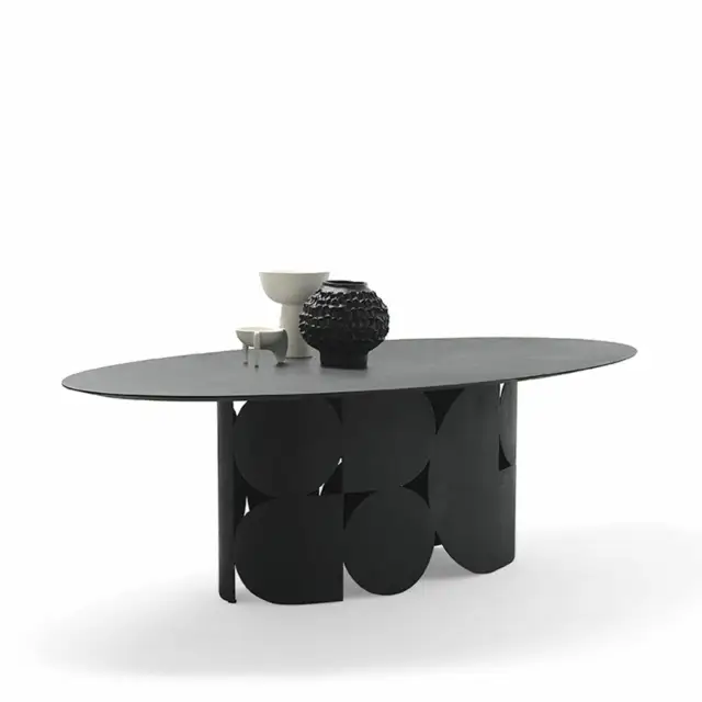 Mogg Shape Table