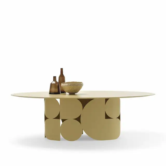 Mogg Shape Table