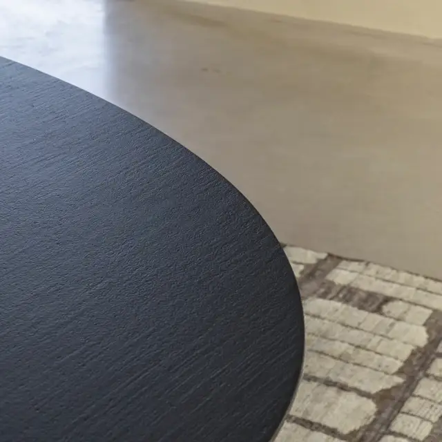 Mogg Shape Table