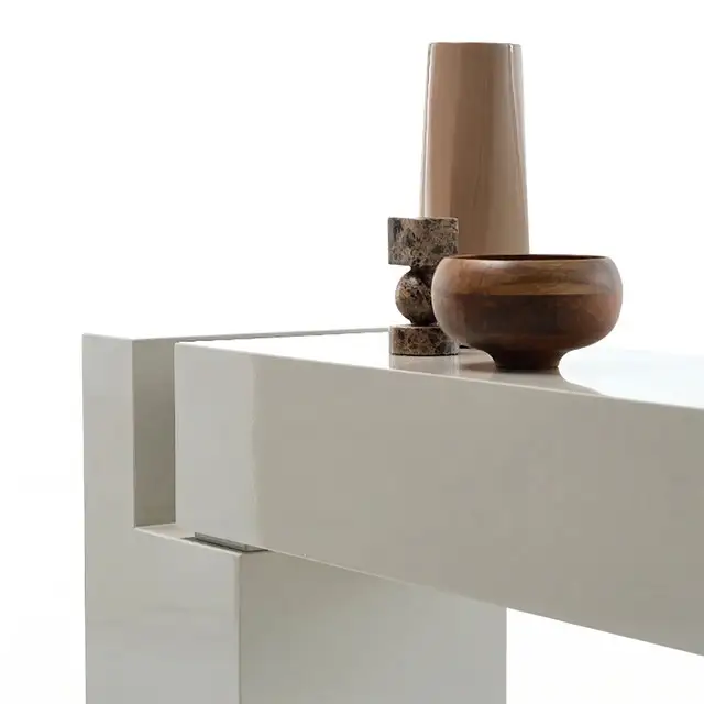 Mogg Berlino Console