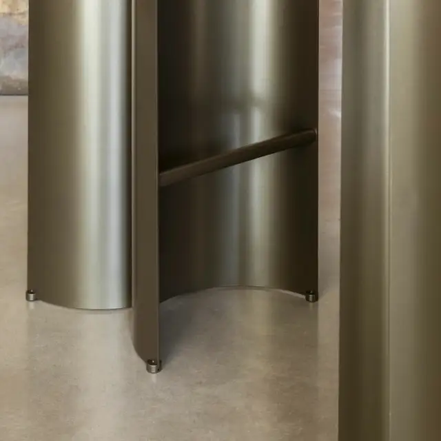 Mogg Uccio Stool