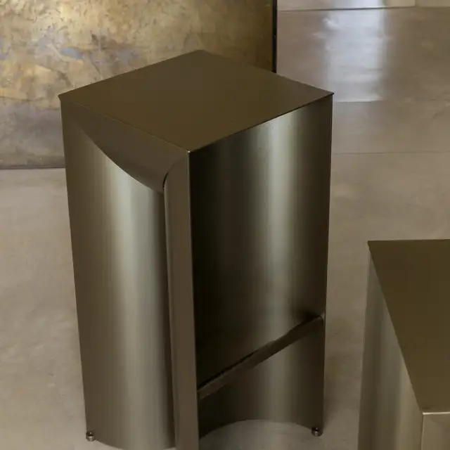 Mogg Uccio Stool