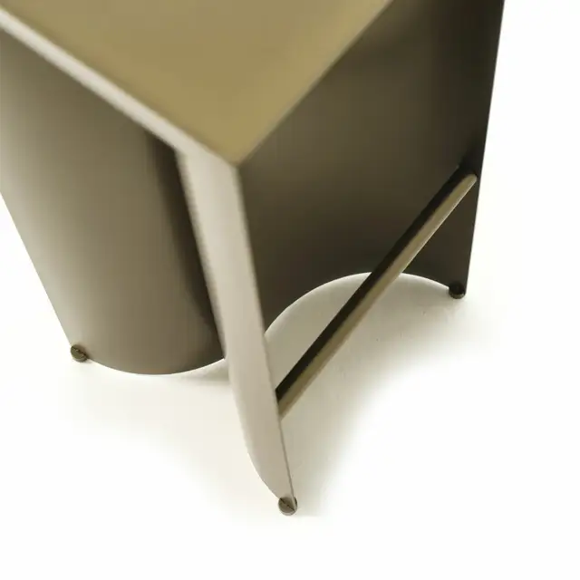 Mogg Uccio Stool