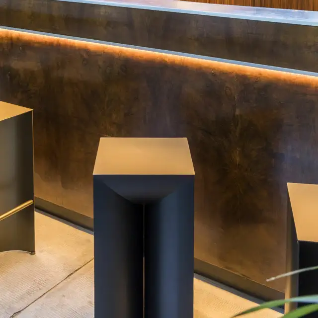 Mogg Uccio Stool