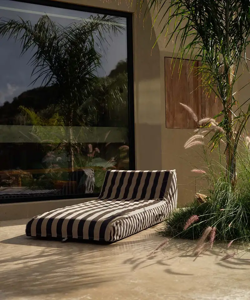 Garden Glory Inflatable Sun Lounger