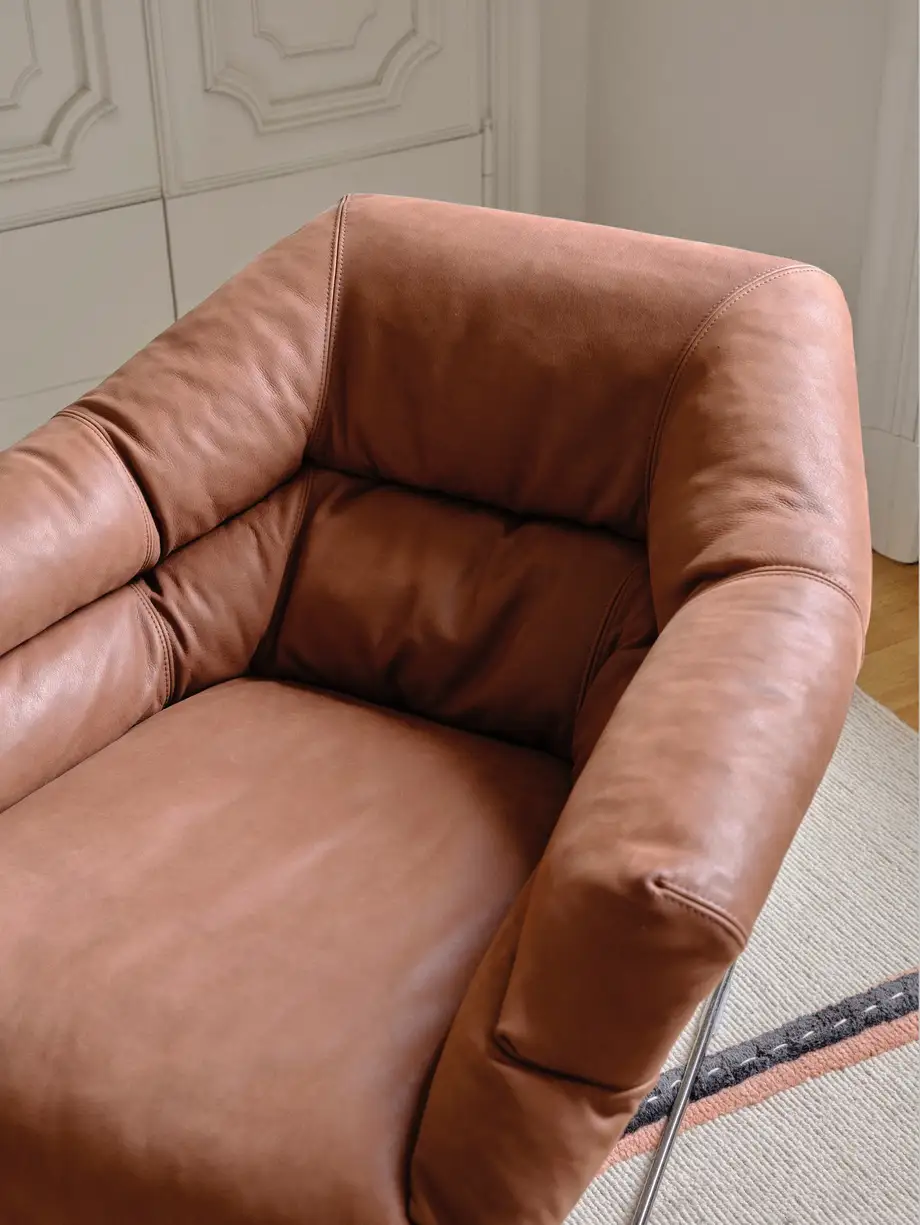 Saba New York Line Armchair