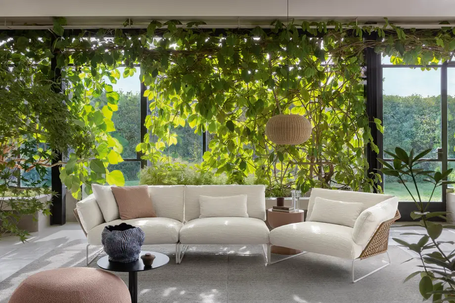 Saba New York Soleil Outdoor Modular Sofa