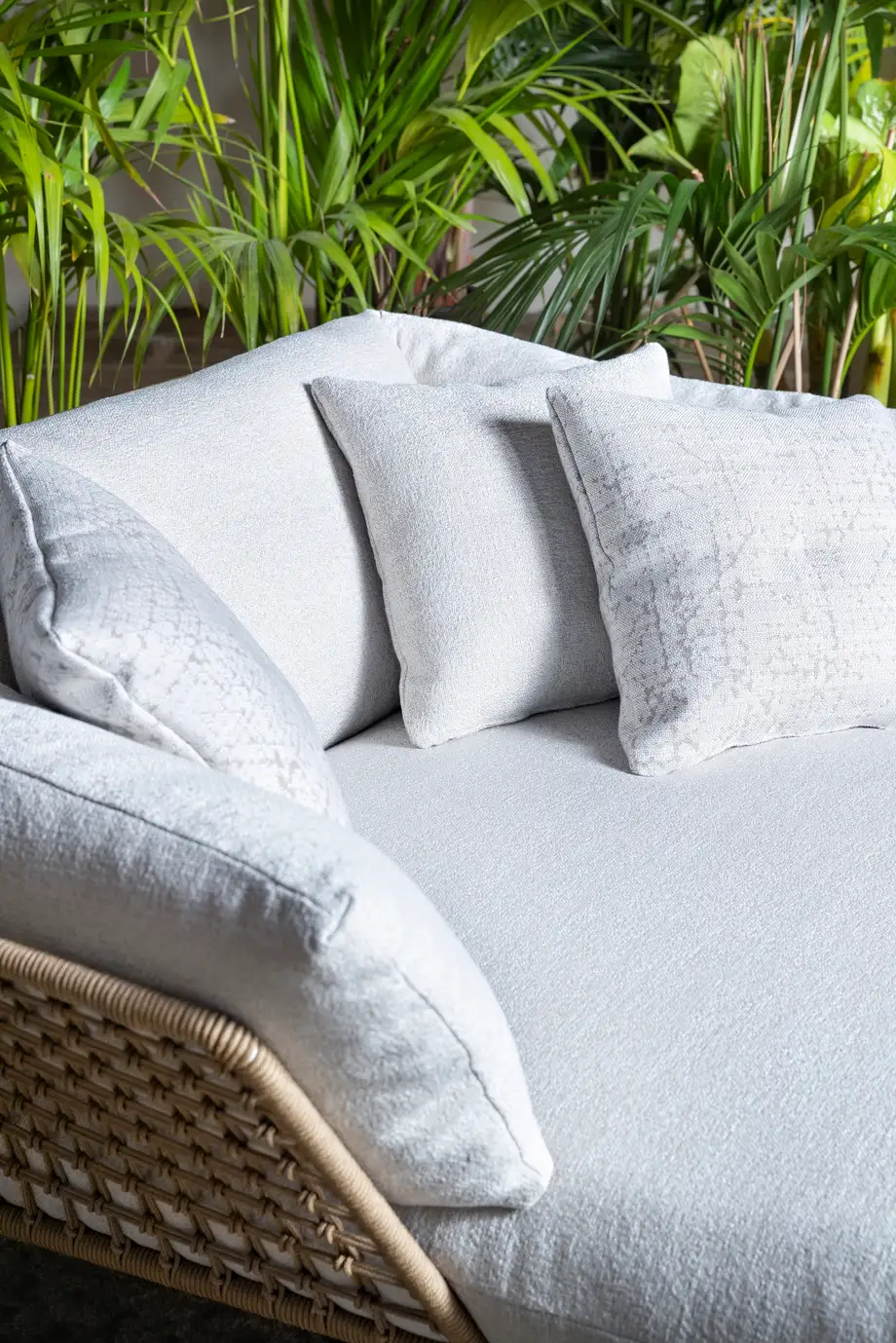 Saba New York Soleil Outdoor Lounge Armchair