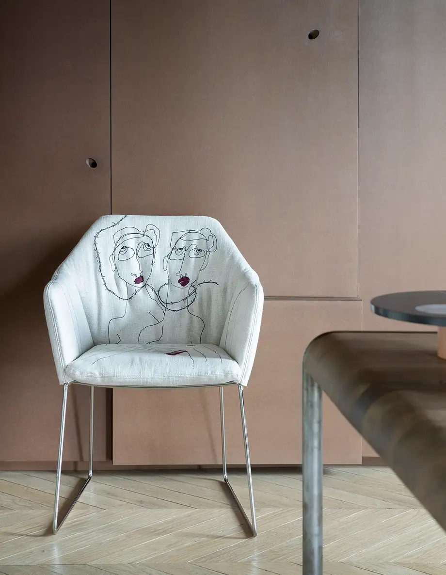 Saba New York Chair