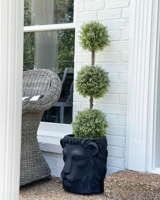 Garden Glory Lion Pot Big Black