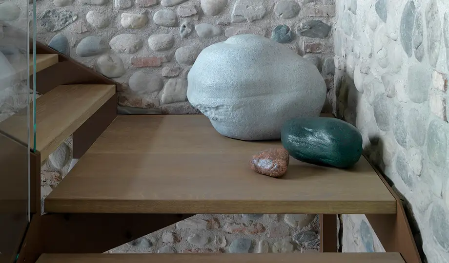 Gufram Sassi Pouf