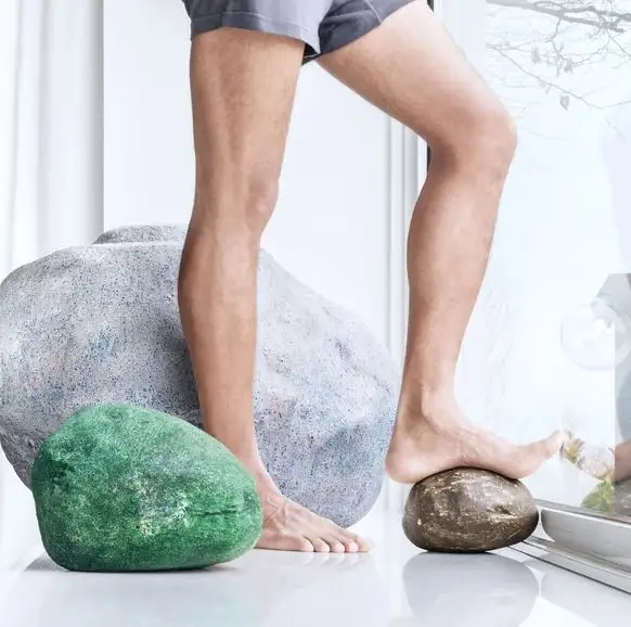 Gufram Sassi Pouf