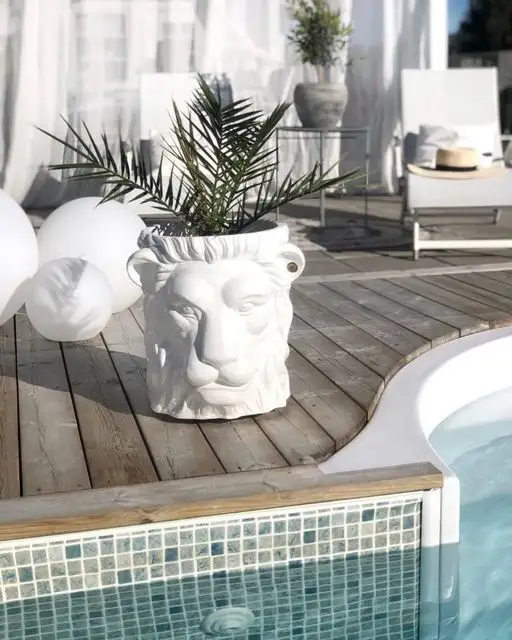 Garden Glory Lion Pot Big White