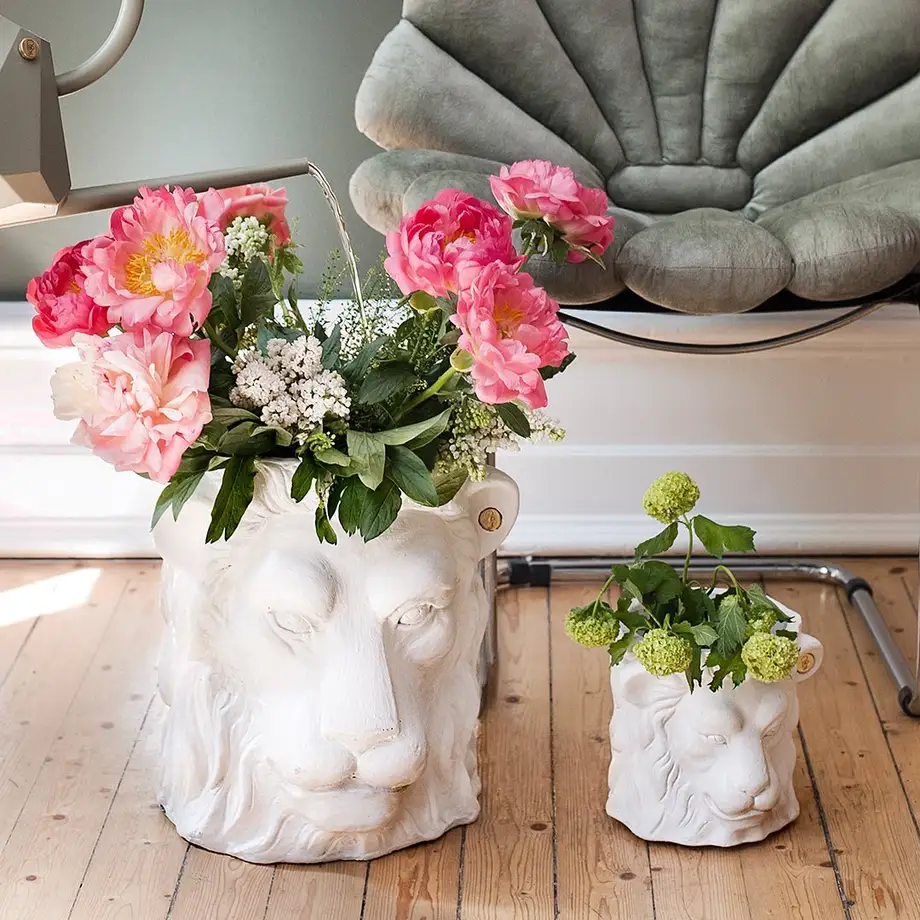 Garden Glory Lion Pot Small White