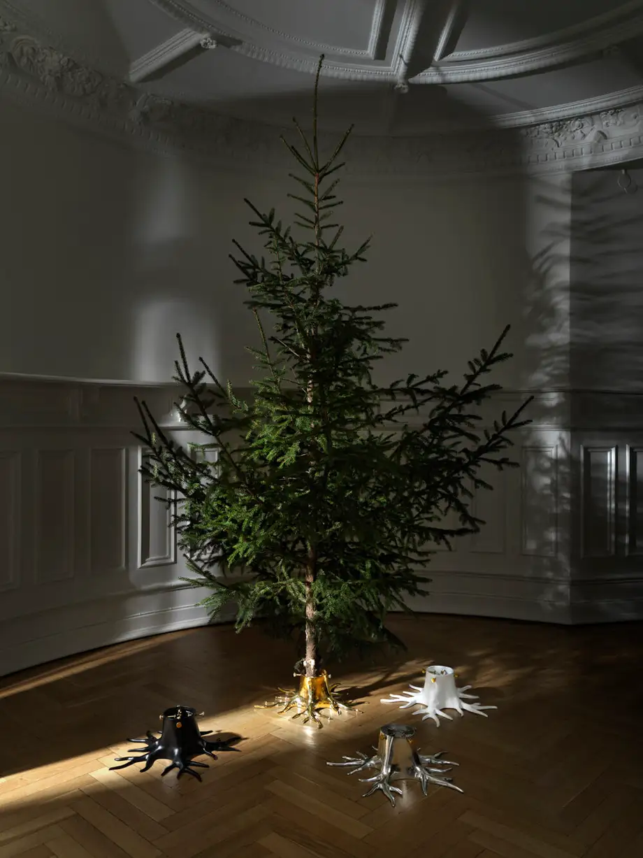 Garden Glory The Root Christmas Tree Stand Silver