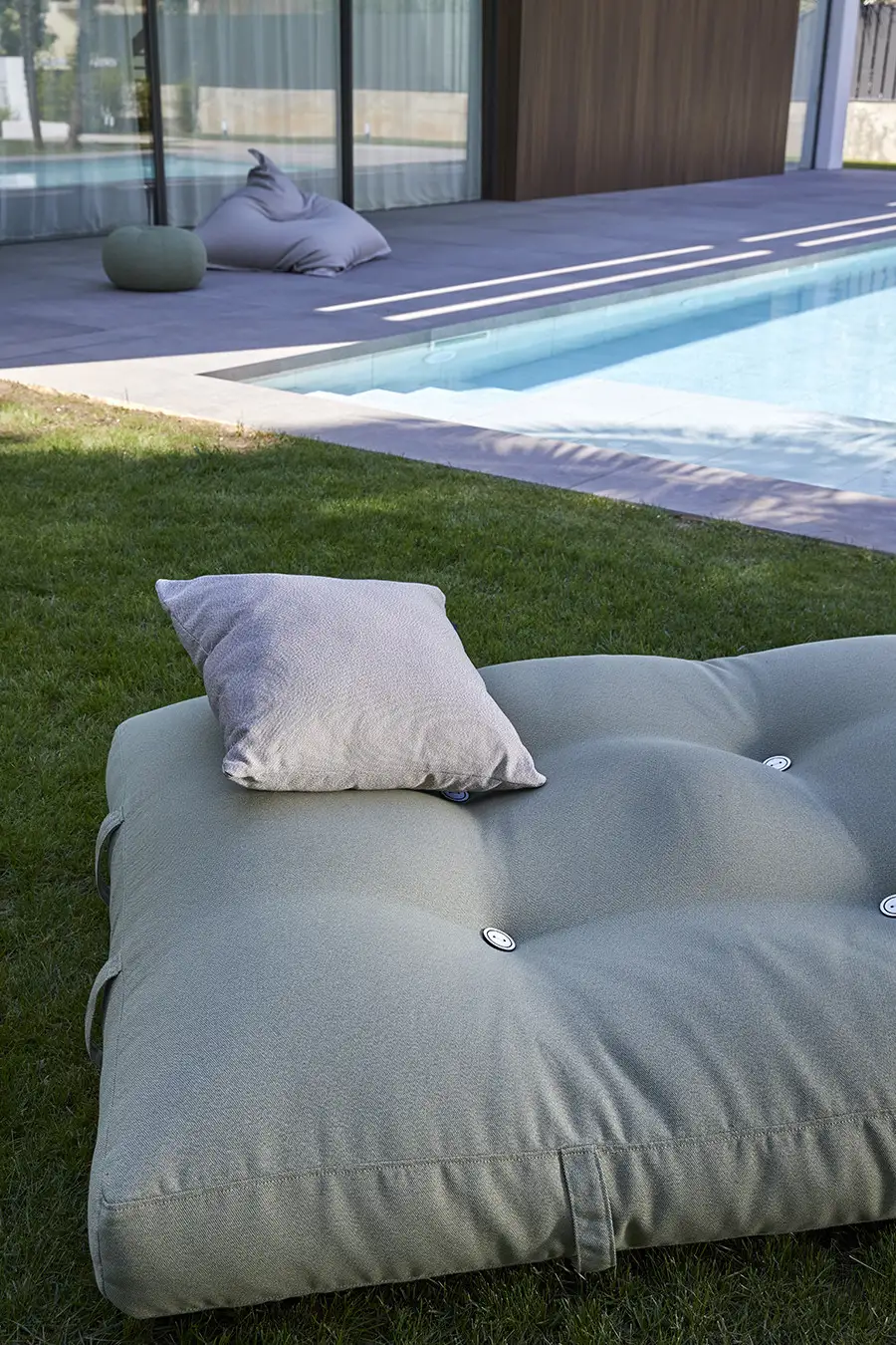 Ogo Bali Pouf