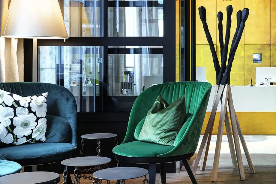 Mogg Match Coat Stand