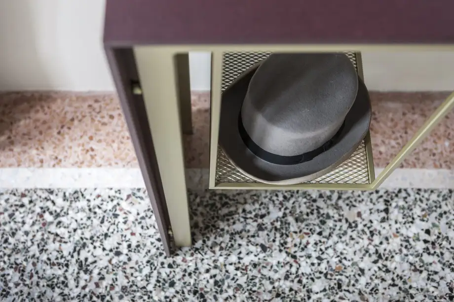 Mogg Tokyo Console