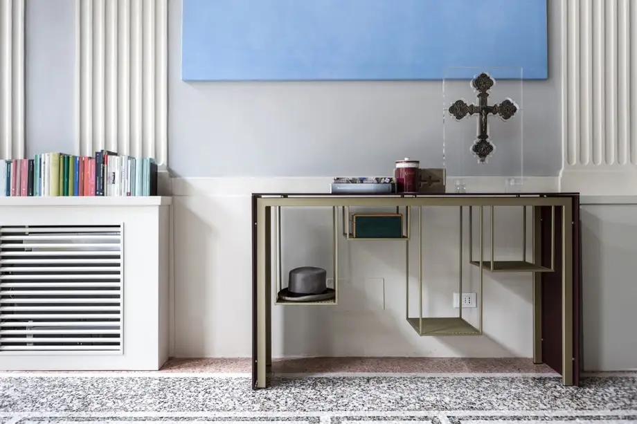 Mogg Tokyo Console