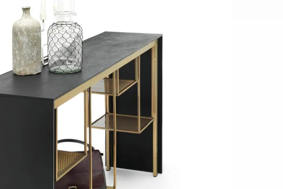 Mogg Tokyo Console