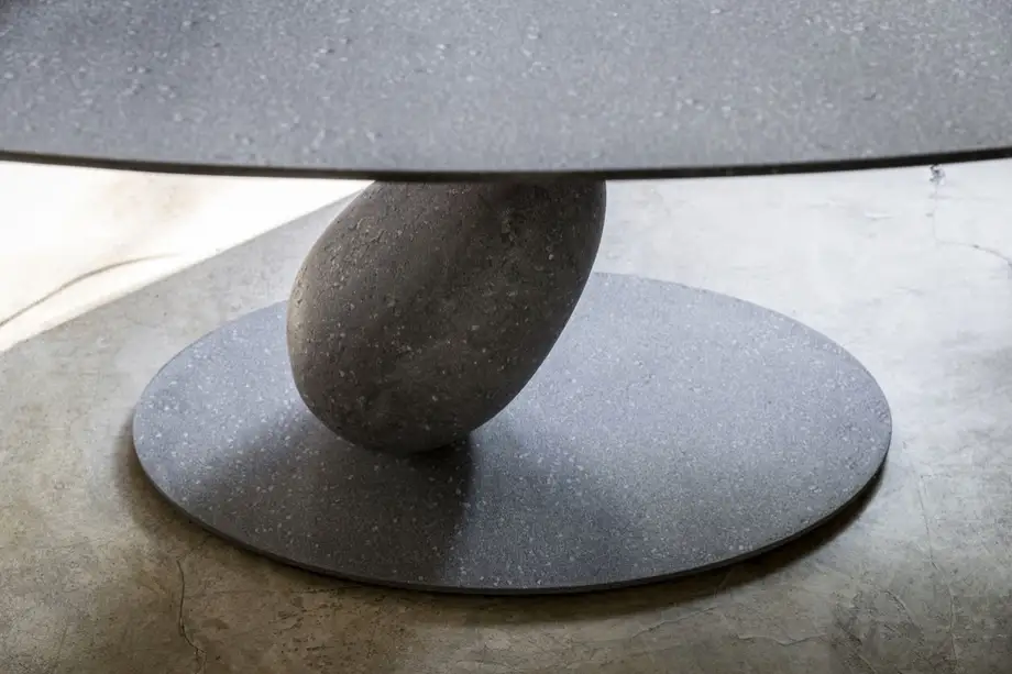 Mogg Matera Table