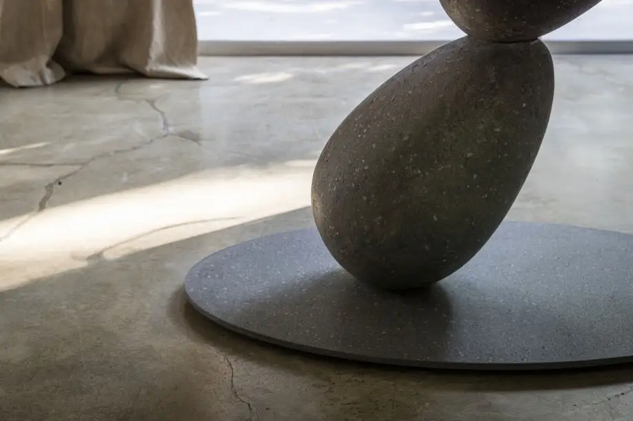 Mogg Matera Table