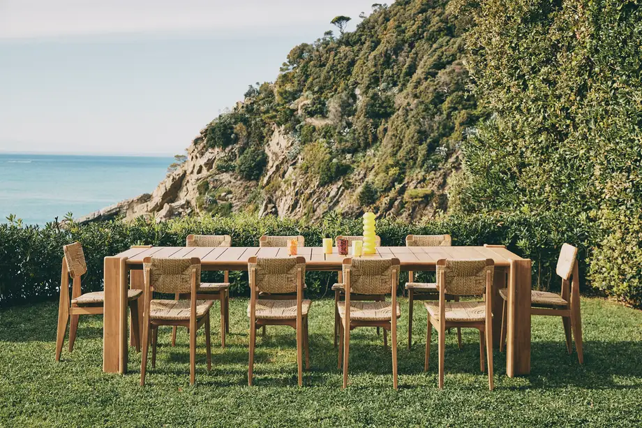 Gubi Atmosfera Dining Table