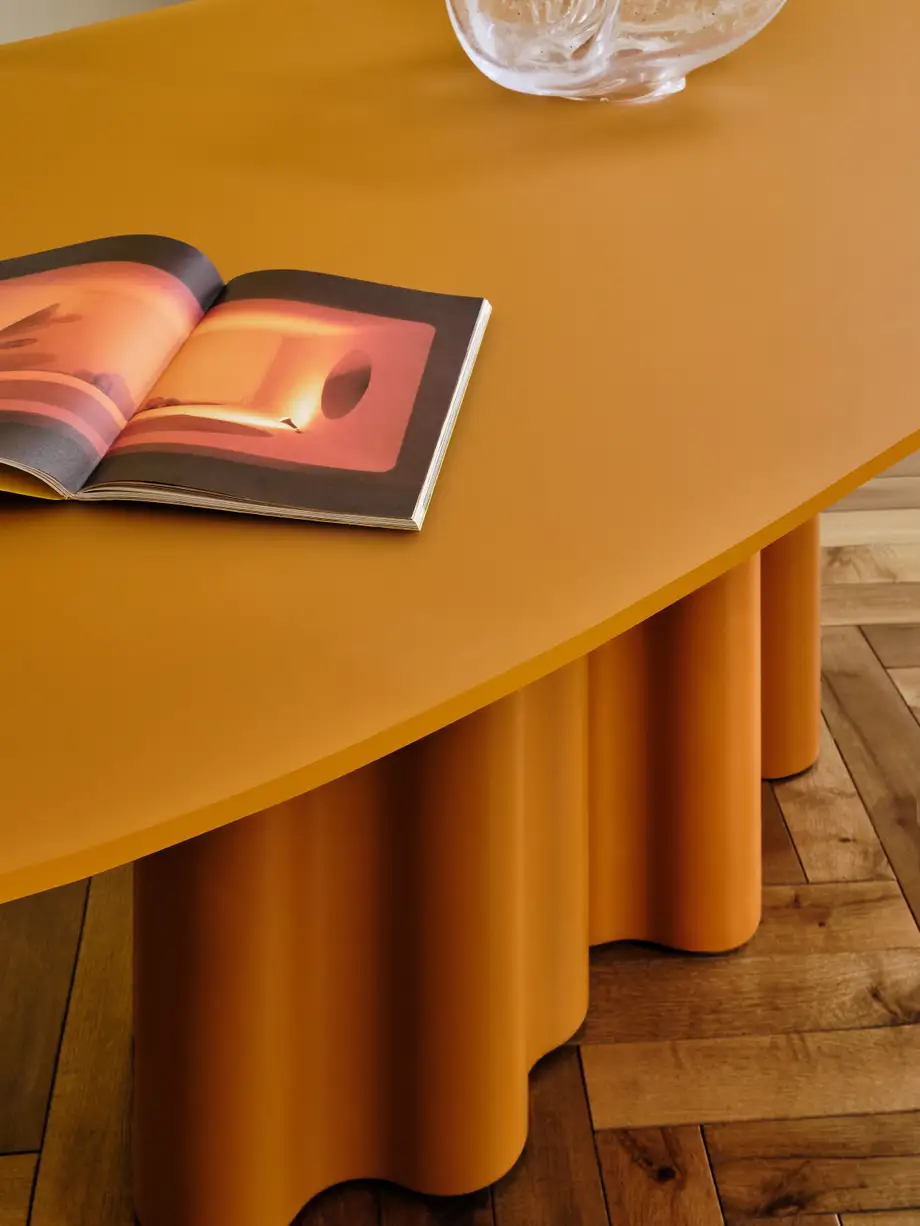 Saba Teatro Magico Table