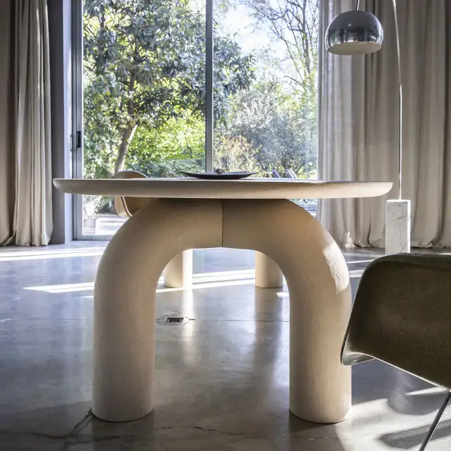 Mogg Elephante Table