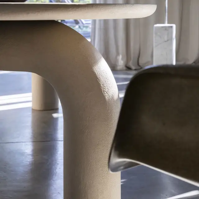Mogg Elephante Table