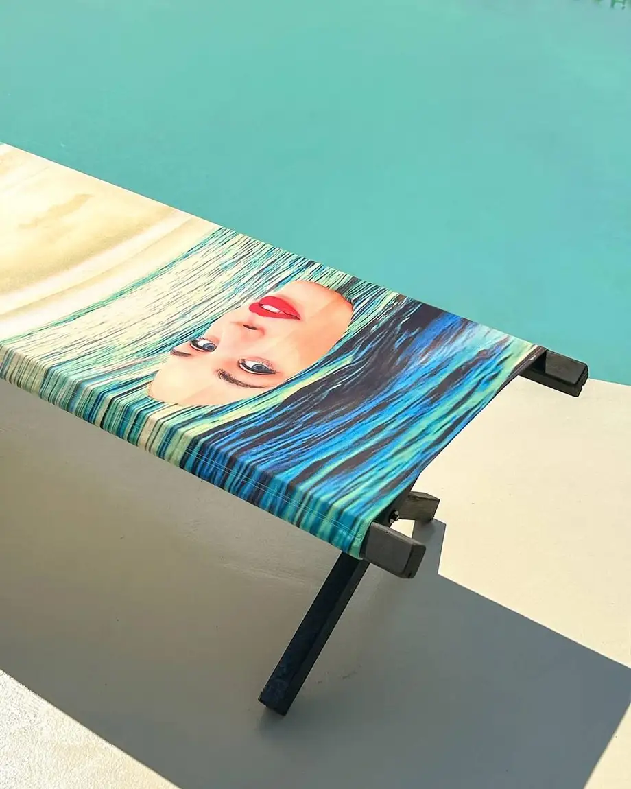 Seletti Toiletpaper Poolbed Seagirl