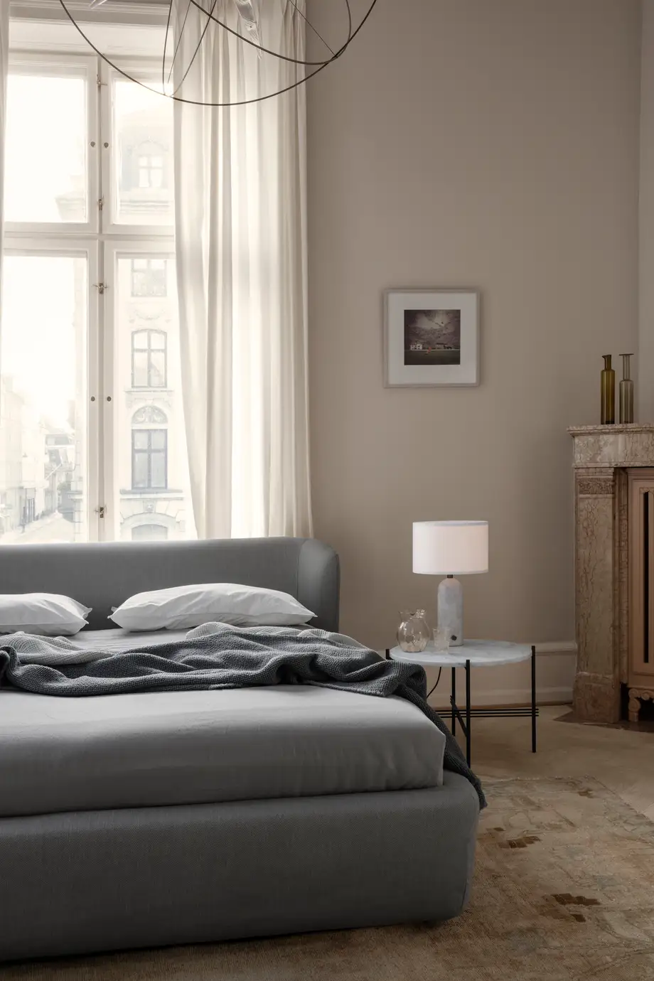 Gubi Gravity Table Lamp