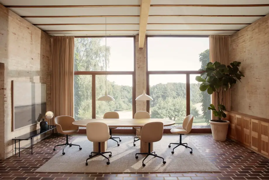 Gubi Moon Dining Table