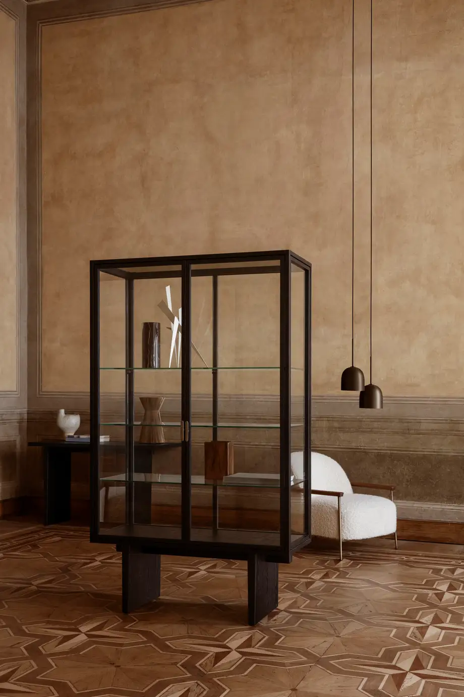 Gubi Private Vitrine