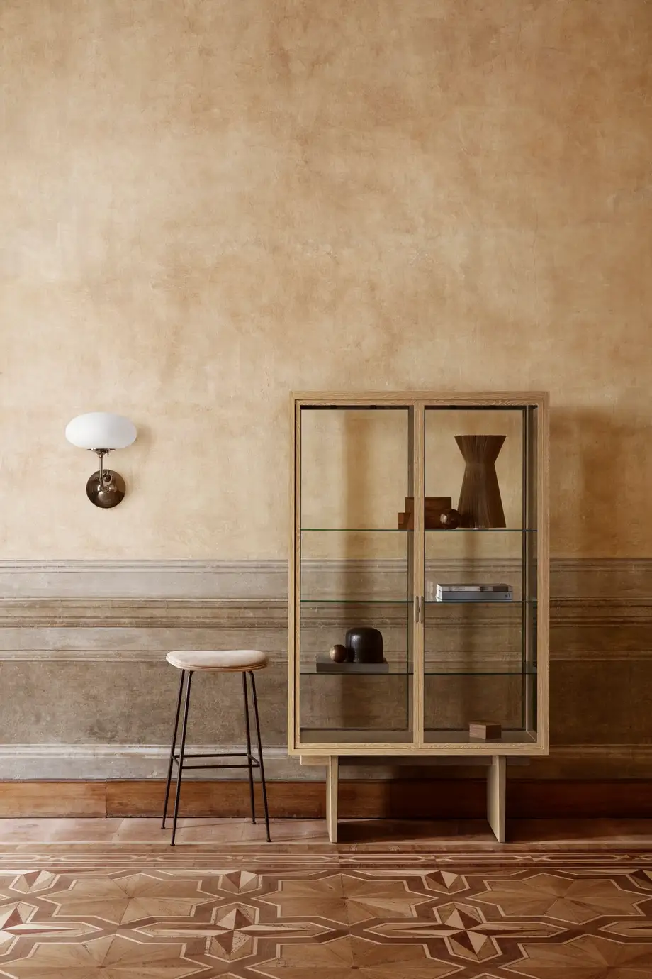 Gubi Private Vitrine