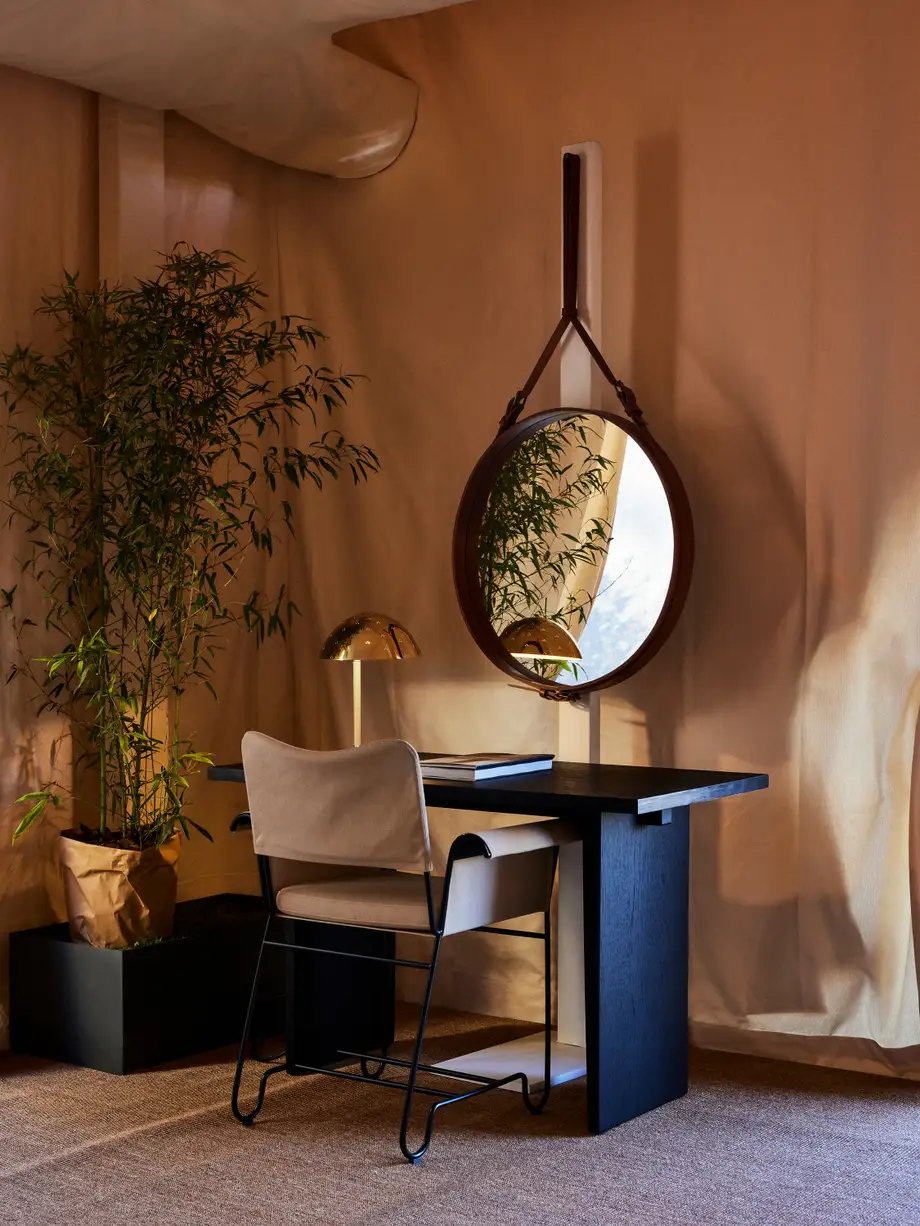 Gubi Private Desk