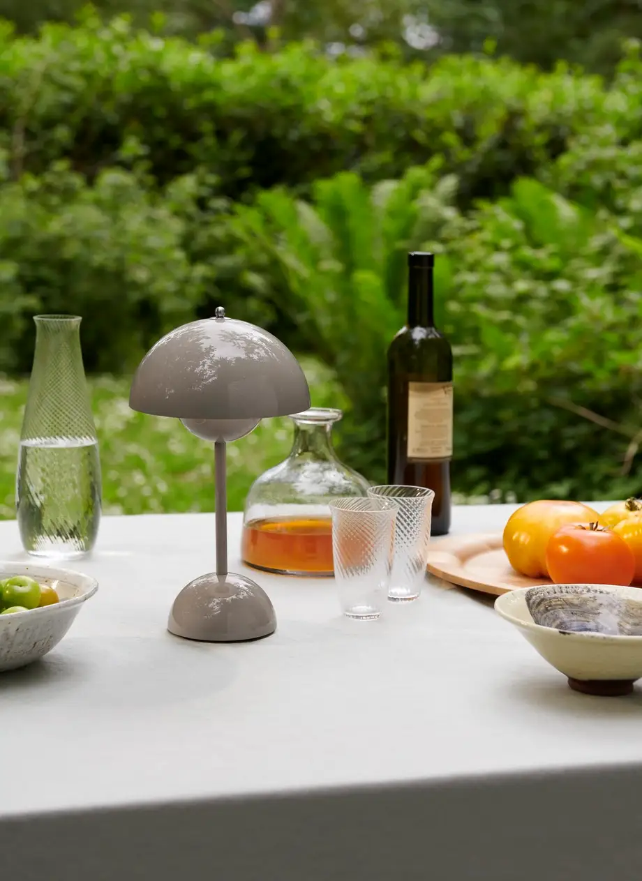 &Tradition Flowerpot Portable Table Lamp