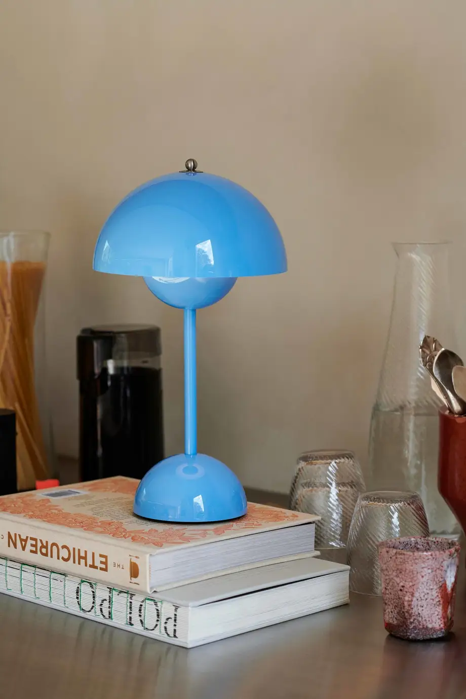 &Tradition Flowerpot Portable Table Lamp