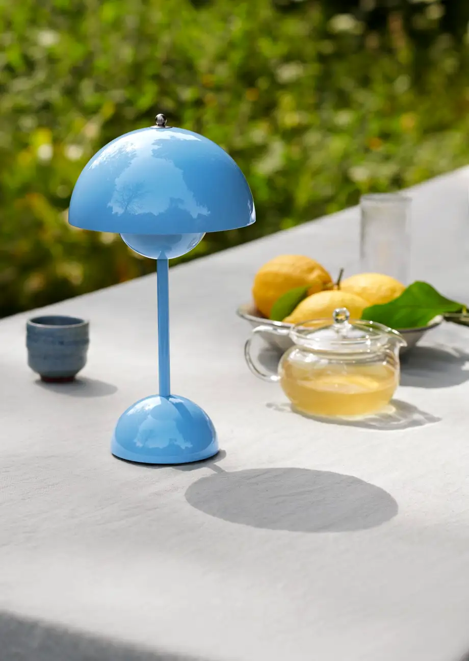 &Tradition Flowerpot Portable Table Lamp