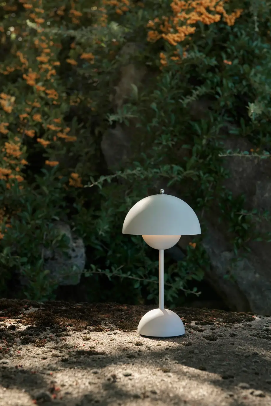 &Tradition Flowerpot Portable Table Lamp